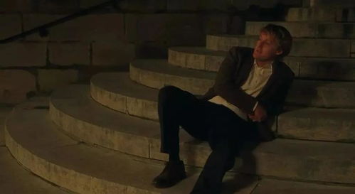 一、午夜钟声的时空裂缝——星座视角