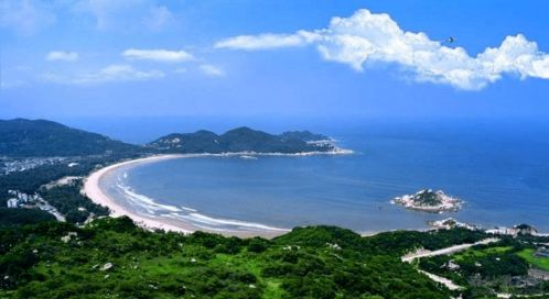 二、 青澳湾：蓝天白云+海水=颜值爆表的自拍圣地