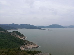 2. 岛上徒步——从渔村到观景台，全程无压力！
