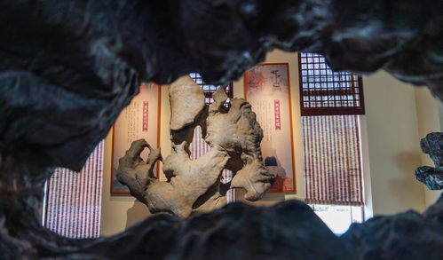 三、 神秘仪式——镇宅门神与较小鬼共舞