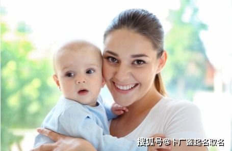 名字的艺术创作：传统方式与现代化的融合