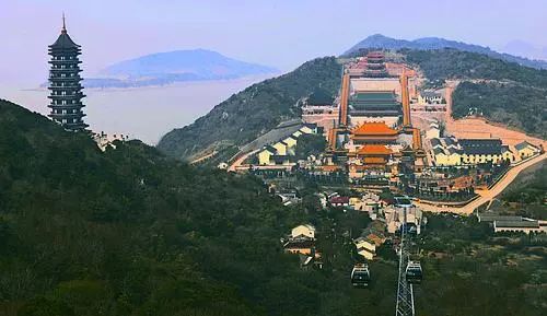 六盘水旅行胜地周边：一个“不太整洁”的风景线