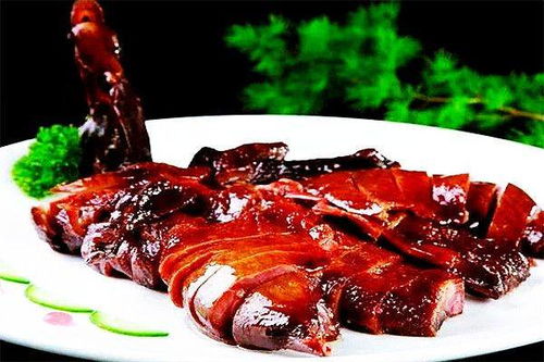 正宗杭帮菜的基石：食材与技艺