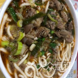 第二名：王二羊肉面馆 – 记忆深处的暖流