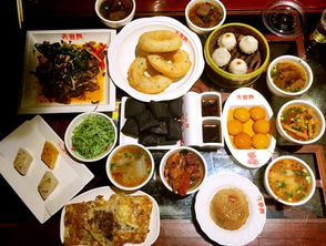 “要说南京的美食老字号，那和. 特色菜：牛肉锅贴(秦淮八绝之一)、牛肉馄饨、牛肉粉丝。”