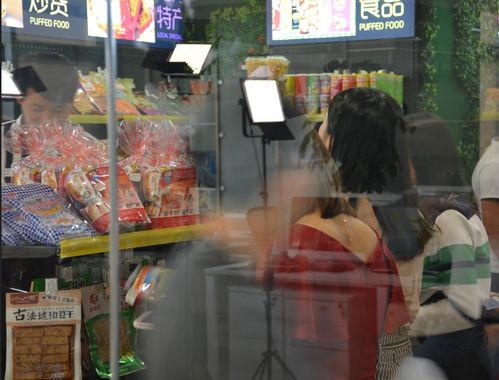 ② 噪音警报：随机插入的奇怪信息