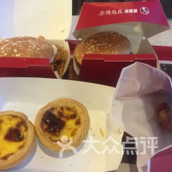 机场快餐对比：肯德基的独角戏