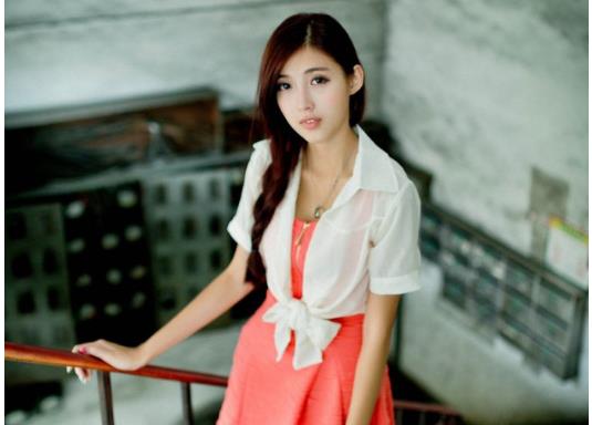 八字水旺土多，这样的女人是否特别需要金元素来平衡五行？