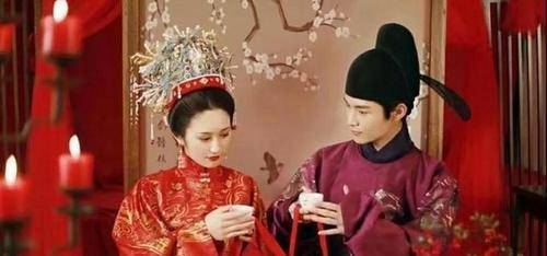 男命八字中食神对命运有何影响？