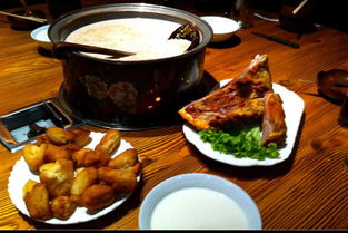 三、美食探秘：手抓羊肉？奶茶？烤全羊？让味蕾跳舞吧！🎉🍴