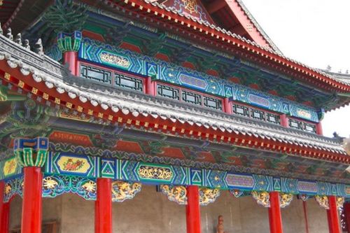 一、 寻访古寺，感受历史的回响