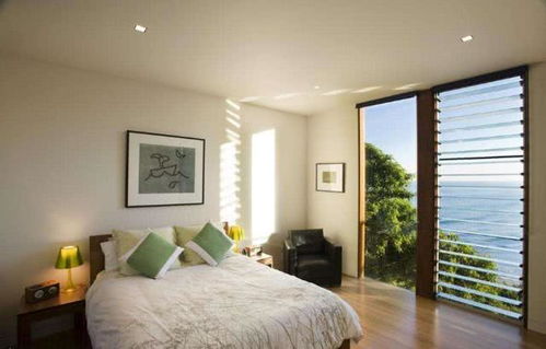 调节室内温度，  加速空气流动