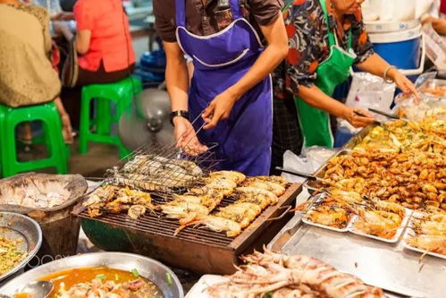 夜市生存法则：用玄学打败排队