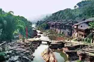 二、 量身定制：让旅行梗有温度