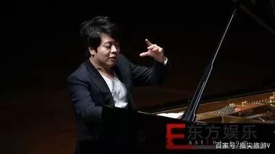“舒逸朗朗、觉罗星辰”：这名字背后哪是含义啊？明明是爹妈把心揉碎了拌进汉字里烤出来的馍