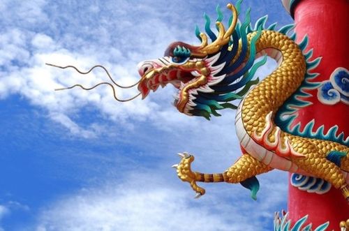 属龙人2026年容易遭遇小人是怎么回事？他们何时运势最旺？