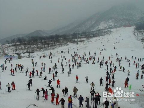 一、 初夏之约：5月西岭雪山的独特魅力