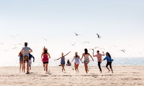 热带生存第一课：怎么穿才能不被晒成人干