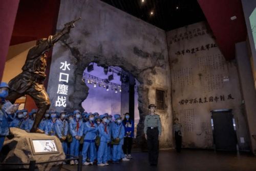 第二站：滕州莲青山——漂流体验？（我差点没被甩下去！）