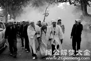 《回乡葬礼：传统信仰交融，揭秘民俗魅力》