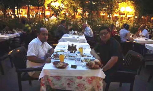 阿布扎比的阿拉伯烤肉：一场视觉与味觉的盛宴