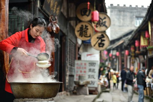 五、 美食狂欢节——从合川桃片到重庆火锅，你敢挑战吗？