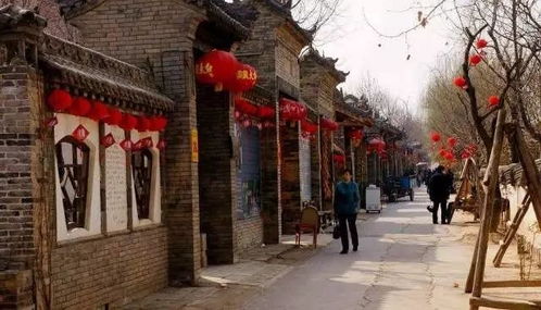 袁家村：吃货天堂与民俗体验乐园