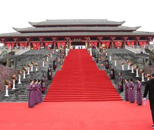 二、 穿越时空的故宫：一场视觉与心灵的盛宴（或者是视觉的疲劳和心灵的崩溃）