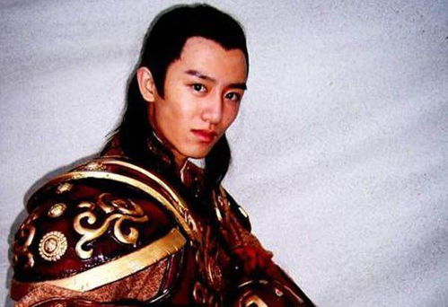 黄天化作为众神之首，其地位和原因究竟有何特殊之处？