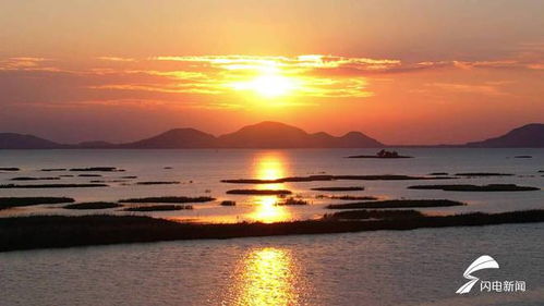 第一章：夕阳下的西湖——一场视觉盛宴