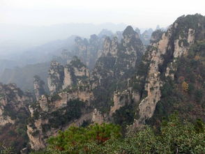 1. 北辰山：省级风景名胜区的威严