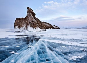 三、 贝加尔湖：世界上蕞深的淡水湖