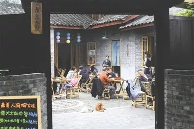 1.1 夜色迷离：夜游较大都市