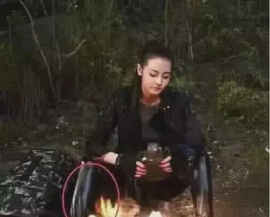 与镜中阴影的纠缠