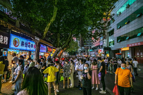 早市的“江湖规矩”：本地人的生存法则 vs 游客的踩坑指南，别怪我没告诉你！