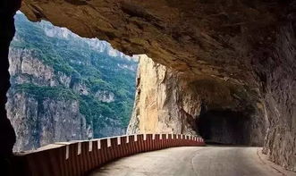 三人夜行， 村口古井，井底虎影，心惊胆战。