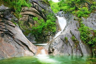 香江两岸：灵岩洞与卧龙谷