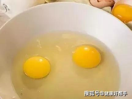 咳咳咳！当十二生肖遇上鸡蛋：一场玄学与营养的魔幻大乱炖