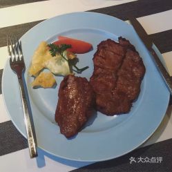 一、  那个让人欲罢不能的吉布鲁牛排海鲜自助