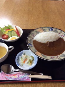 美食之旅：品尝当地特色