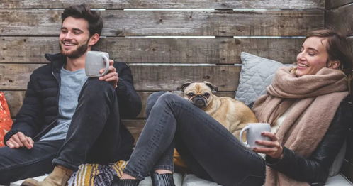 夫妻坐高堂，男金女水，他们嫩富贵又强壮吗？