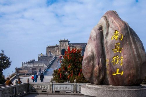 圣帝殿的威严与我的膝盖痛