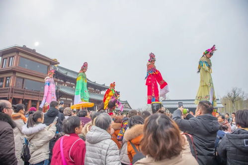 舞龙表演：差点被踩