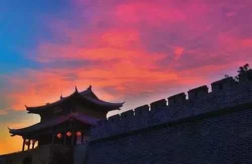2. 崖州古城：时光穿梭，感受历史持续发展的厚沉重