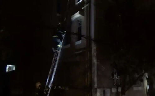 一下：深夜读书需谨慎