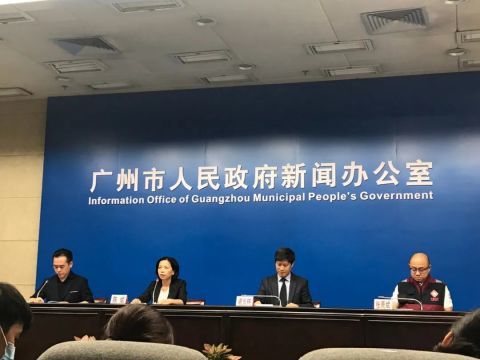 一、 政策变动的“蛛丝马迹”——从文件到朋友圈的碎片拼图