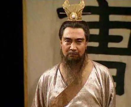 曹操夜读《三国演义》