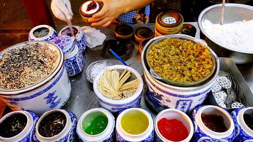 在回民街吃羊肉串，爽翻天