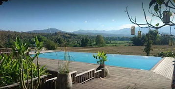 农家乐泳池：原生态的洗脚水