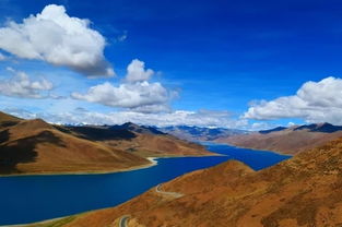 第1天：日喀则市（海拔3836米）—32KM—无名山（海拔4058米）—吉定镇（海拔3880米）（60KM），约骑行4-6小时。